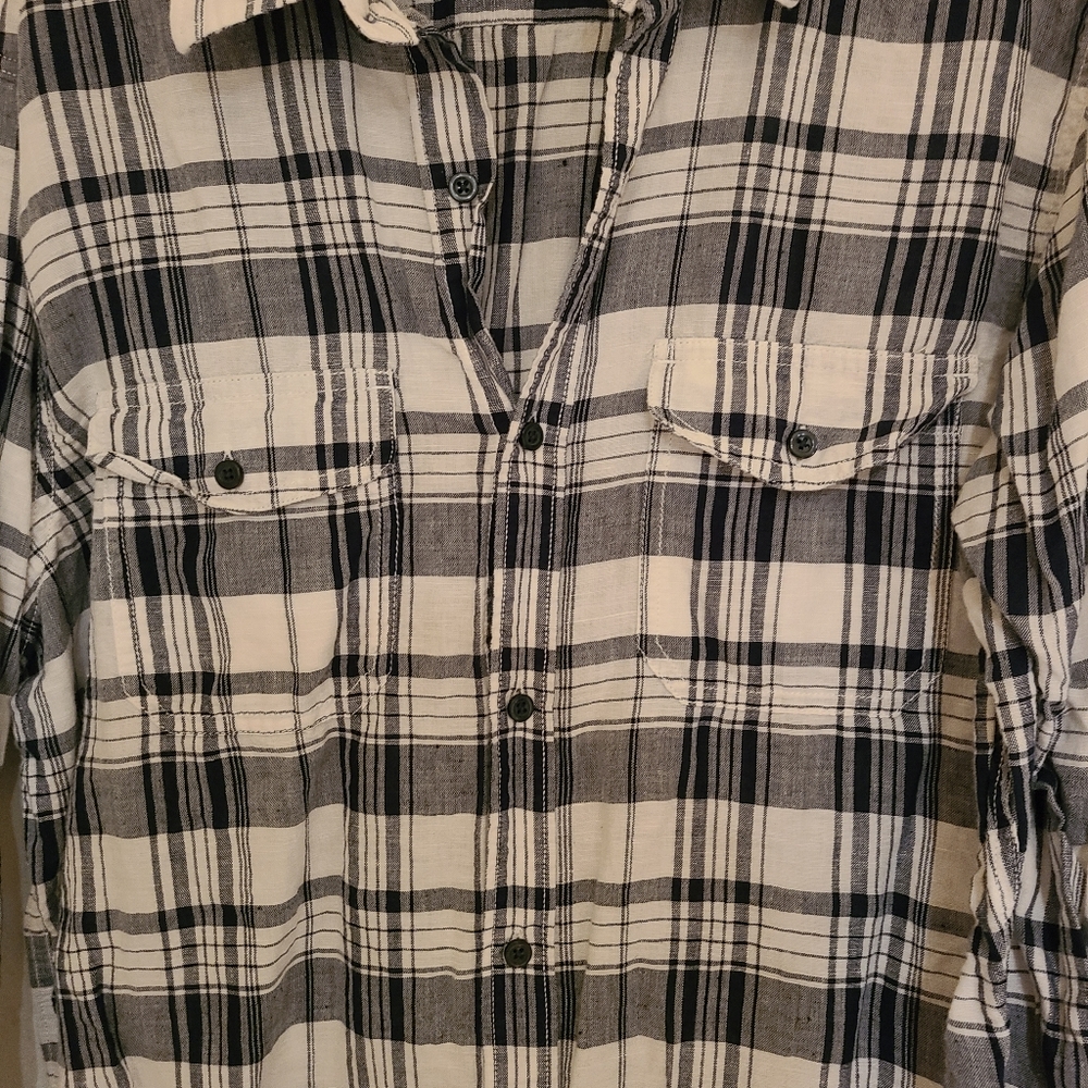 Old Navy Plaid large longsleeve new to tags linen
